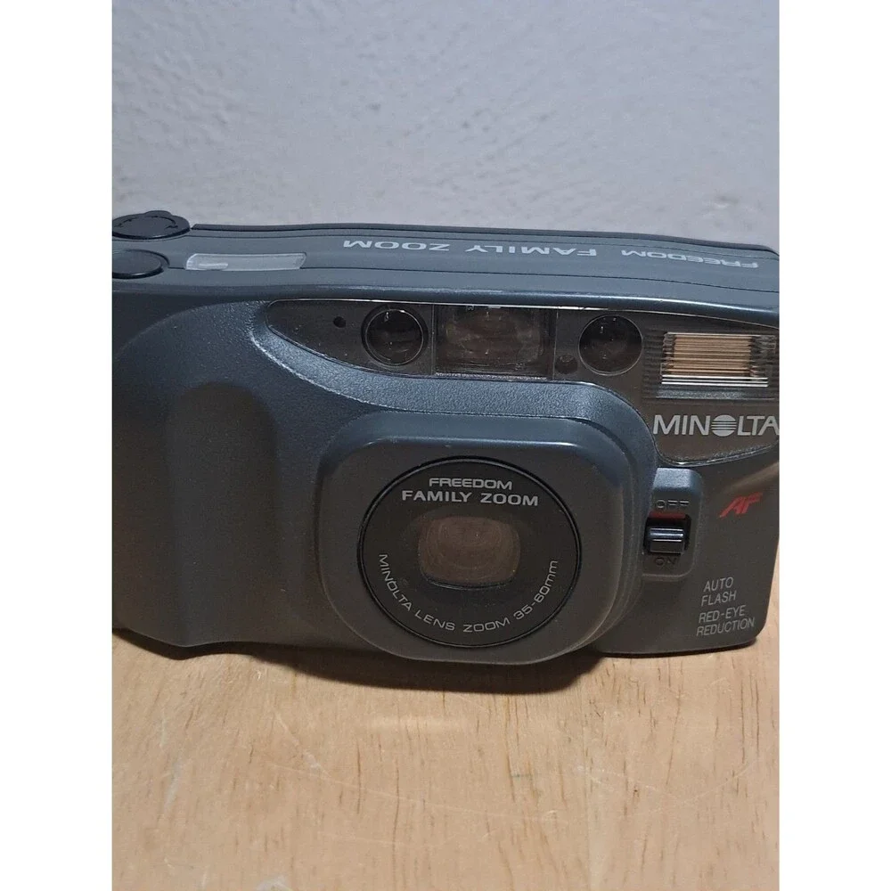 Minolta Freedom Family Zoom Point & Shoot Auto Focus AF 35mm Film Camera READ!!!